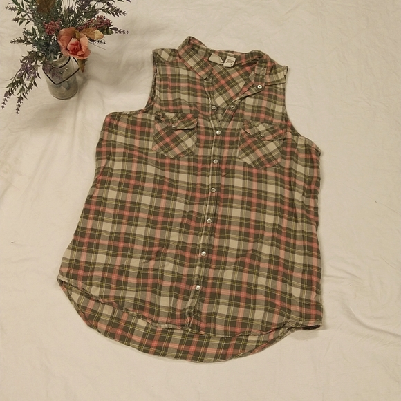 Mudd Tops - Mudd• pearl snap plaid flannel tank top